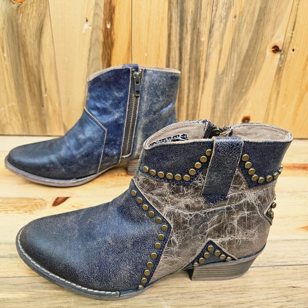 Circle G Western Ankle Star Metallic Leather Studded Booties